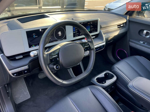 Черный Хендай Ioniq 5, объемом двигателя 0 л и пробегом 14 тыс. км за 27600 $, фото 11 на Automoto.ua
