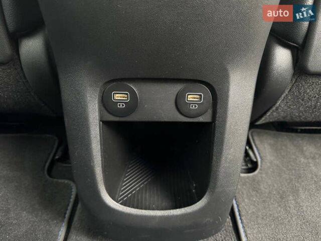 Черный Хендай Ioniq 5, объемом двигателя 0 л и пробегом 113 тыс. км за 24995 $, фото 31 на Automoto.ua