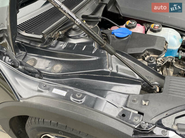 Черный Хендай Ioniq 5, объемом двигателя 0 л и пробегом 54 тыс. км за 28500 $, фото 44 на Automoto.ua