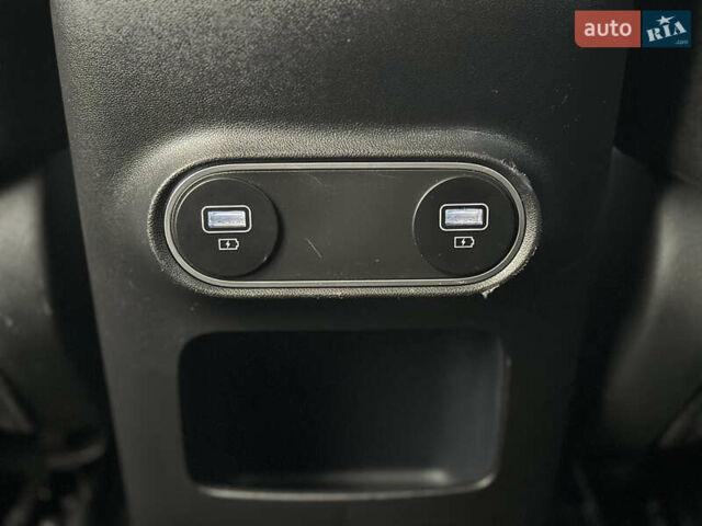 Черный Хендай Ioniq 5, объемом двигателя 0 л и пробегом 156 тыс. км за 22999 $, фото 78 на Automoto.ua