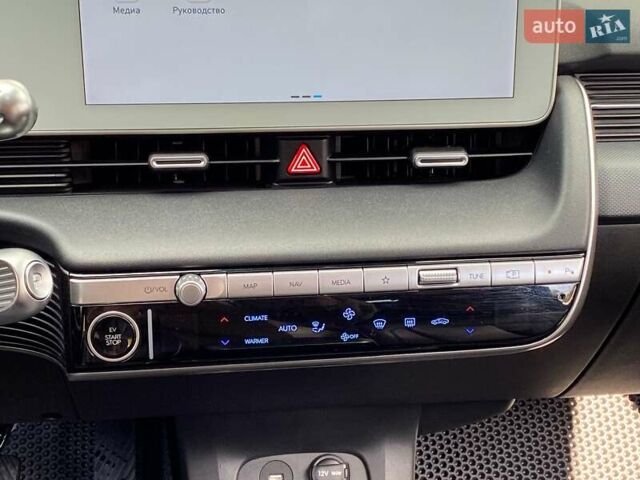 Черный Хендай Ioniq 5, объемом двигателя 0 л и пробегом 22 тыс. км за 28999 $, фото 30 на Automoto.ua