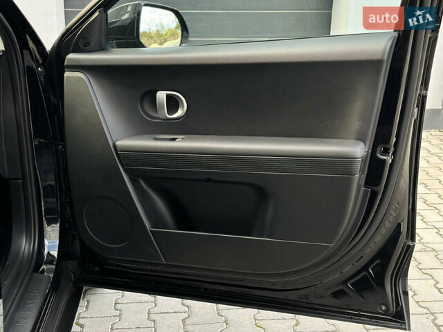 Черный Хендай Ioniq 5, объемом двигателя 0 л и пробегом 156 тыс. км за 22999 $, фото 58 на Automoto.ua