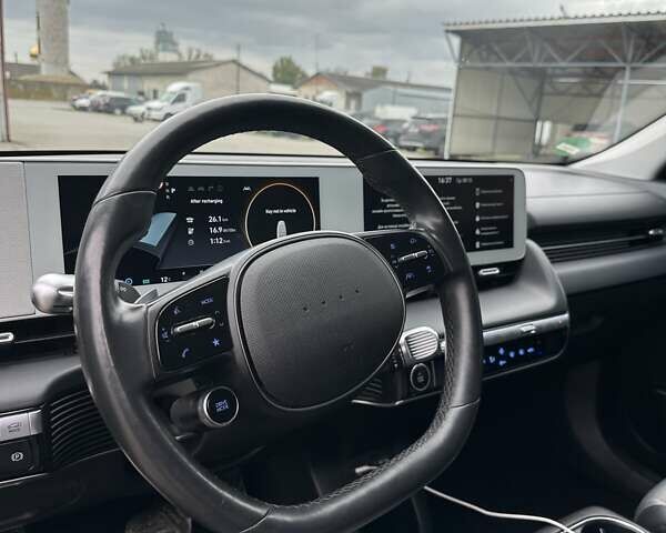 Черный Хендай Ioniq 5, объемом двигателя 0 л и пробегом 70 тыс. км за 23500 $, фото 41 на Automoto.ua