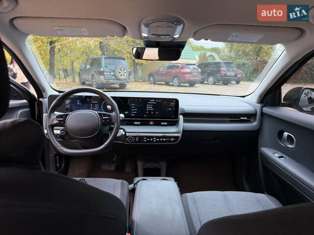 Черный Хендай Ioniq 5, объемом двигателя 0 л и пробегом 7 тыс. км за 28999 $, фото 22 на Automoto.ua