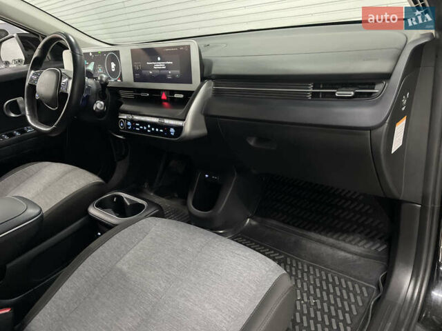 Чорний Хендай Ioniq 5, об'ємом двигуна 0 л та пробігом 75 тис. км за 26900 $, фото 40 на Automoto.ua