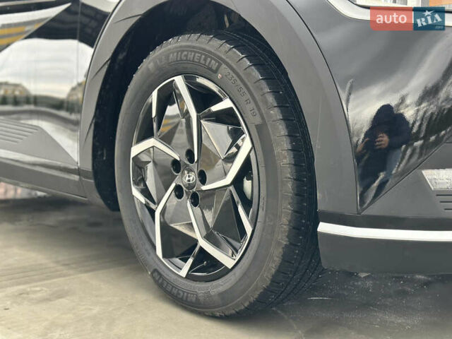 Черный Хендай Ioniq 5, объемом двигателя 0 л и пробегом 2 тыс. км за 26999 $, фото 10 на Automoto.ua