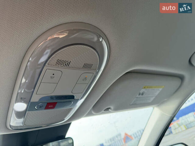 Черный Хендай Ioniq 5, объемом двигателя 0 л и пробегом 42 тыс. км за 26000 $, фото 5 на Automoto.ua