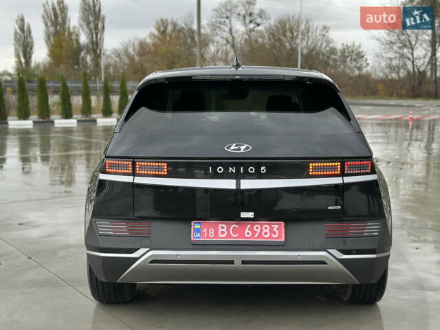 Черный Хендай Ioniq 5, объемом двигателя 0 л и пробегом 2 тыс. км за 26999 $, фото 5 на Automoto.ua