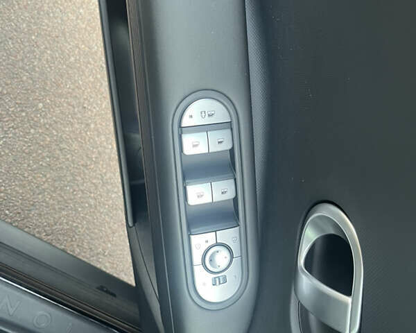 Чорний Хендай Ioniq 5, об'ємом двигуна 0 л та пробігом 34 тис. км за 24300 $, фото 7 на Automoto.ua