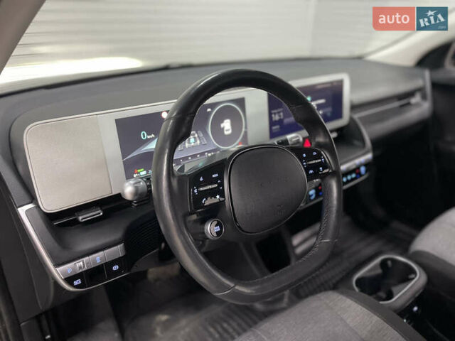 Чорний Хендай Ioniq 5, об'ємом двигуна 0 л та пробігом 75 тис. км за 26900 $, фото 44 на Automoto.ua