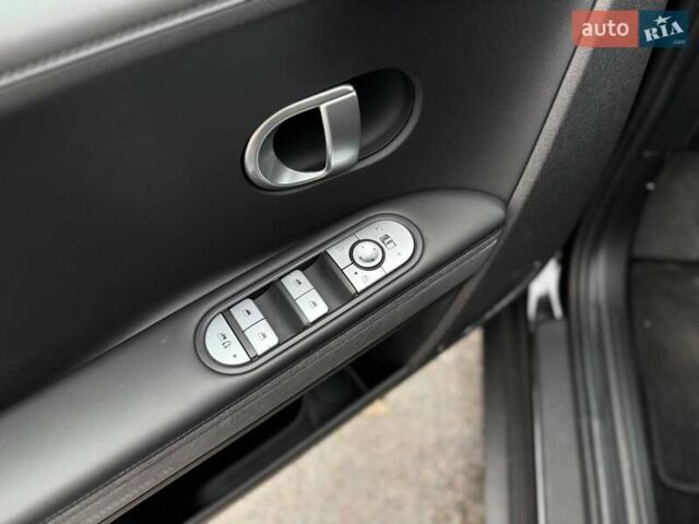 Чорний Хендай Ioniq 5, об'ємом двигуна 0 л та пробігом 7 тис. км за 27500 $, фото 8 на Automoto.ua