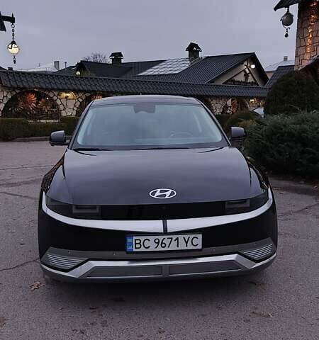 Чорний Хендай Ioniq 5, об'ємом двигуна 0 л та пробігом 33 тис. км за 25900 $, фото 2 на Automoto.ua