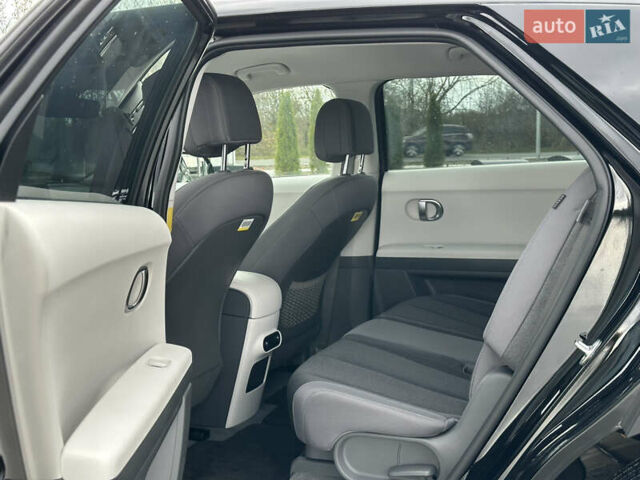 Черный Хендай Ioniq 5, объемом двигателя 0 л и пробегом 2 тыс. км за 26999 $, фото 29 на Automoto.ua