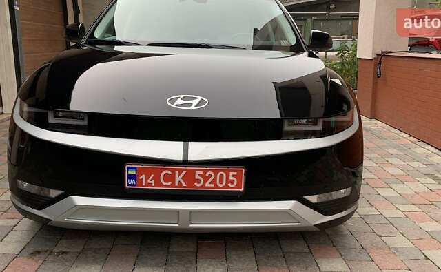 Черный Хендай Ioniq 5, объемом двигателя 0 л и пробегом 23 тыс. км за 22950 $, фото 2 на Automoto.ua