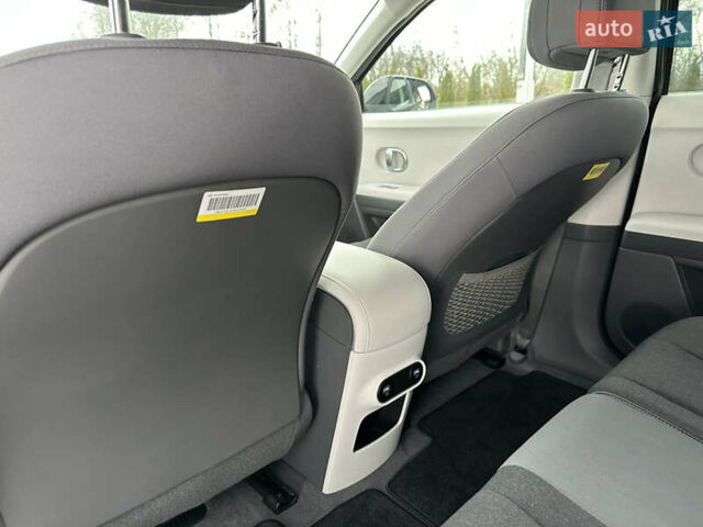 Черный Хендай Ioniq 5, объемом двигателя 0 л и пробегом 2 тыс. км за 26999 $, фото 33 на Automoto.ua