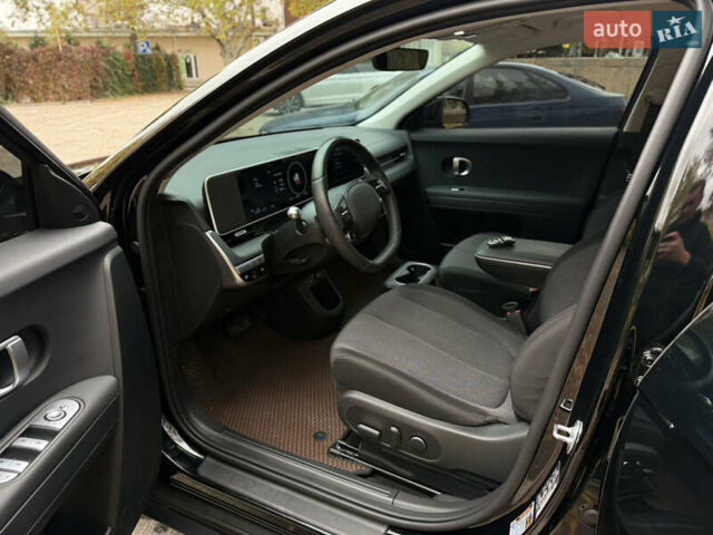 Черный Хендай Ioniq 5, объемом двигателя 0 л и пробегом 7 тыс. км за 28999 $, фото 24 на Automoto.ua