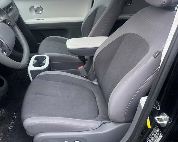 Чорний Хендай Ioniq 5, об'ємом двигуна 0 л та пробігом 37 тис. км за 24000 $, фото 6 на Automoto.ua