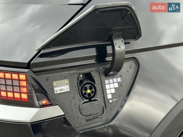 Черный Хендай Ioniq 5, объемом двигателя 0 л и пробегом 2 тыс. км за 26999 $, фото 14 на Automoto.ua