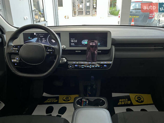 Черный Хендай Ioniq 5, объемом двигателя 0 л и пробегом 15 тыс. км за 28500 $, фото 16 на Automoto.ua