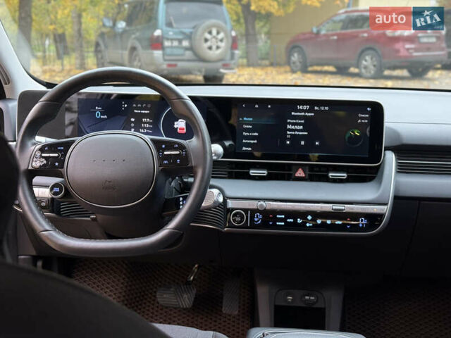 Черный Хендай Ioniq 5, объемом двигателя 0 л и пробегом 7 тыс. км за 28999 $, фото 21 на Automoto.ua