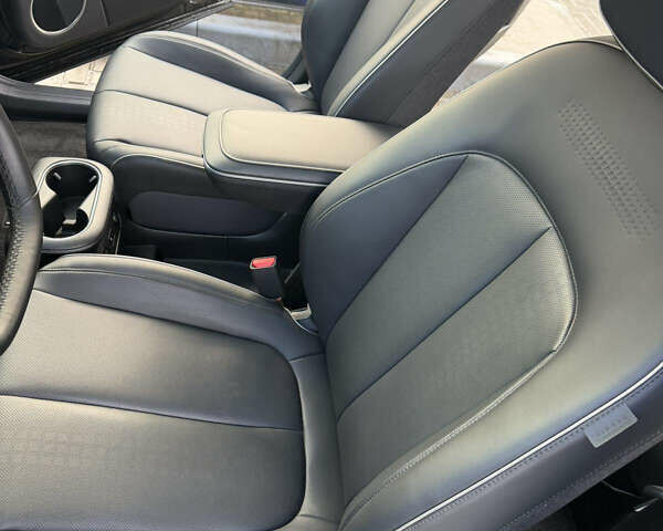 Черный Хендай Ioniq 5, объемом двигателя 0 л и пробегом 42 тыс. км за 26000 $, фото 15 на Automoto.ua