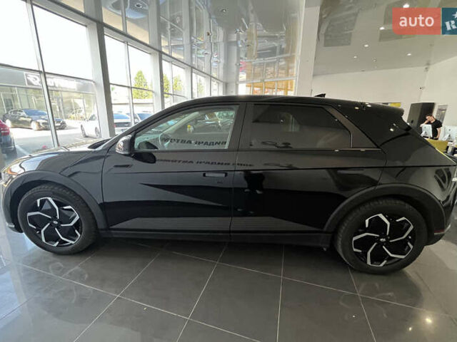 Черный Хендай Ioniq 5, объемом двигателя 0 л и пробегом 15 тыс. км за 28500 $, фото 2 на Automoto.ua