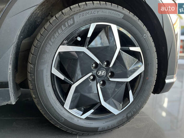 Черный Хендай Ioniq 5, объемом двигателя 0 л и пробегом 15 тыс. км за 28500 $, фото 10 на Automoto.ua