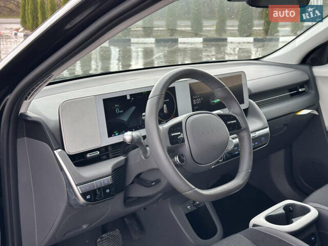 Черный Хендай Ioniq 5, объемом двигателя 0 л и пробегом 2 тыс. км за 26999 $, фото 28 на Automoto.ua