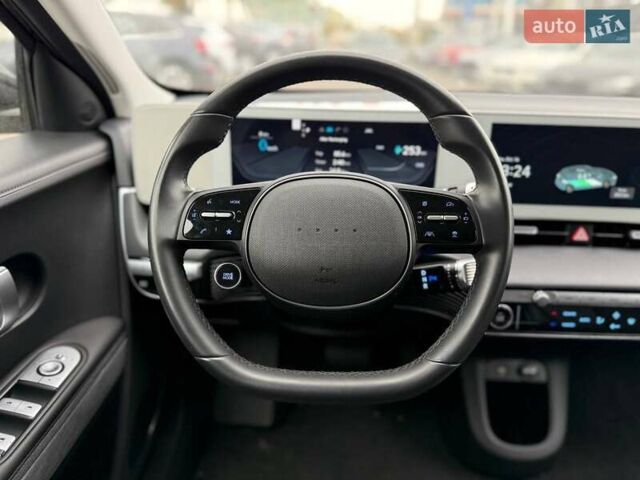 Чорний Хендай Ioniq 5, об'ємом двигуна 0 л та пробігом 7 тис. км за 27500 $, фото 17 на Automoto.ua