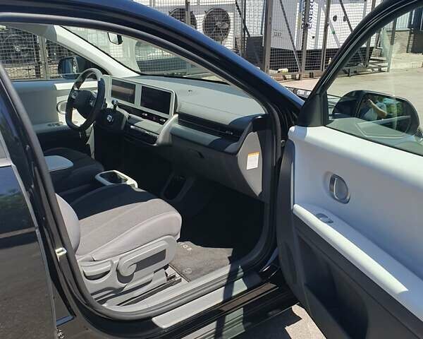 Чорний Хендай Ioniq 5, об'ємом двигуна 0 л та пробігом 20 тис. км за 26666 $, фото 7 на Automoto.ua