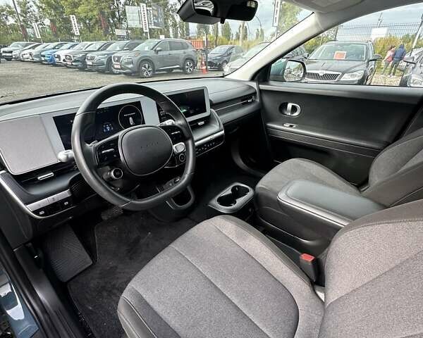 Черный Хендай Ioniq 5, объемом двигателя 0 л и пробегом 36 тыс. км за 25800 $, фото 35 на Automoto.ua