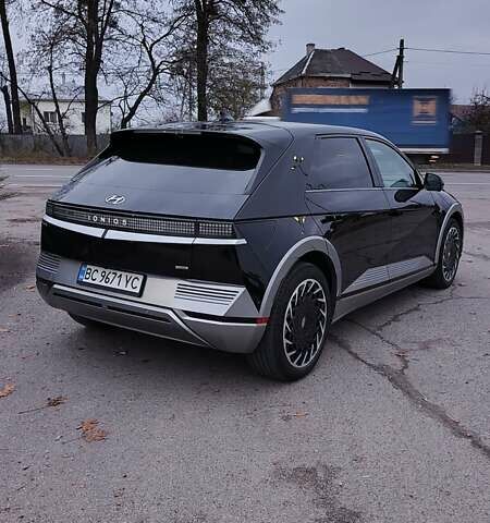 Чорний Хендай Ioniq 5, об'ємом двигуна 0 л та пробігом 33 тис. км за 25900 $, фото 9 на Automoto.ua