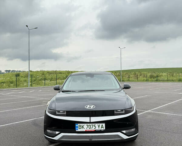 Черный Хендай Ioniq 5, объемом двигателя 0 л и пробегом 25 тыс. км за 28999 $, фото 1 на Automoto.ua