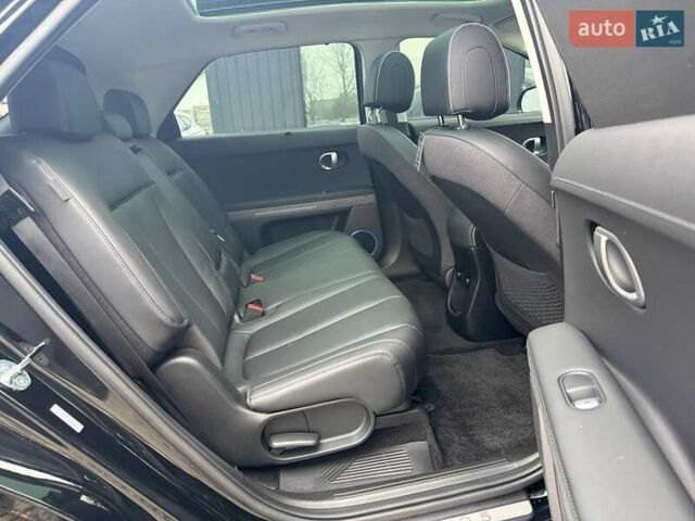 Черный Хендай Ioniq 5, объемом двигателя 0 л и пробегом 7 тыс. км за 32000 $, фото 35 на Automoto.ua
