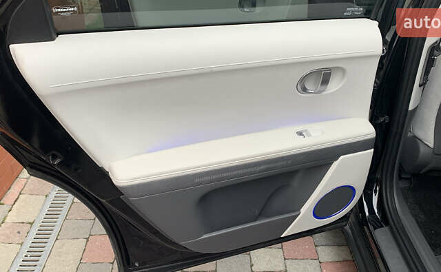 Черный Хендай Ioniq 5, объемом двигателя 0 л и пробегом 23 тыс. км за 22950 $, фото 9 на Automoto.ua