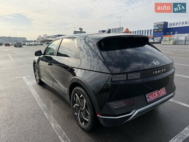 Черный Хендай Ioniq 5, объемом двигателя 0 л и пробегом 42 тыс. км за 26000 $, фото 2 на Automoto.ua