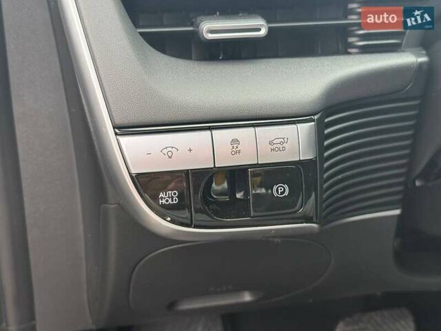 Черный Хендай Ioniq 5, объемом двигателя 0 л и пробегом 7 тыс. км за 32000 $, фото 57 на Automoto.ua