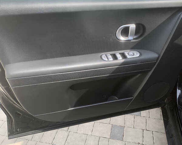 Чорний Хендай Ioniq 5, об'ємом двигуна 0 л та пробігом 19 тис. км за 24200 $, фото 19 на Automoto.ua