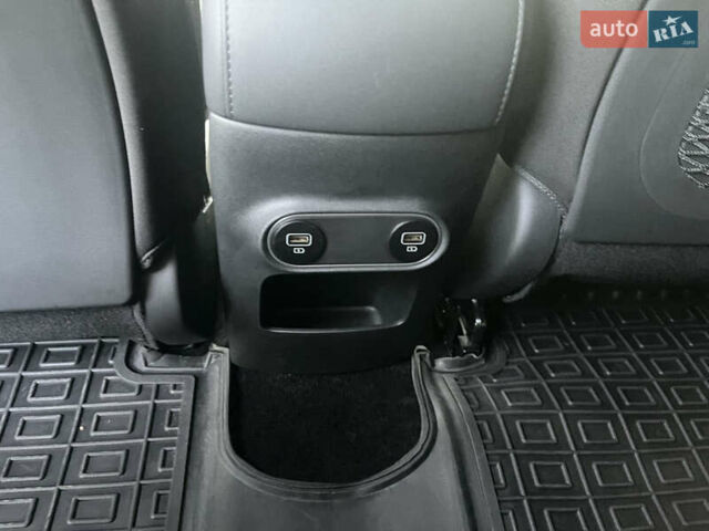 Чорний Хендай Ioniq 5, об'ємом двигуна 0 л та пробігом 34 тис. км за 24300 $, фото 5 на Automoto.ua