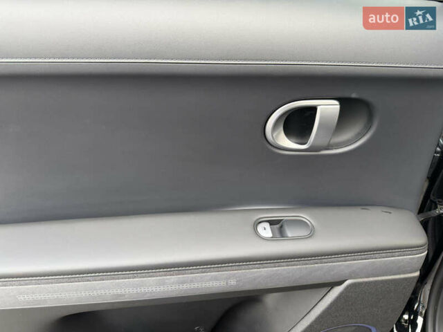 Черный Хендай Ioniq 5, объемом двигателя 0 л и пробегом 42 тыс. км за 26000 $, фото 19 на Automoto.ua