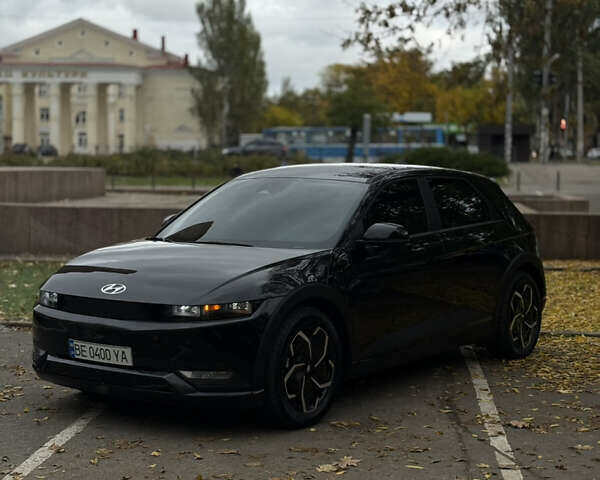 Черный Хендай Ioniq 5, объемом двигателя 0 л и пробегом 7 тыс. км за 28999 $, фото 4 на Automoto.ua