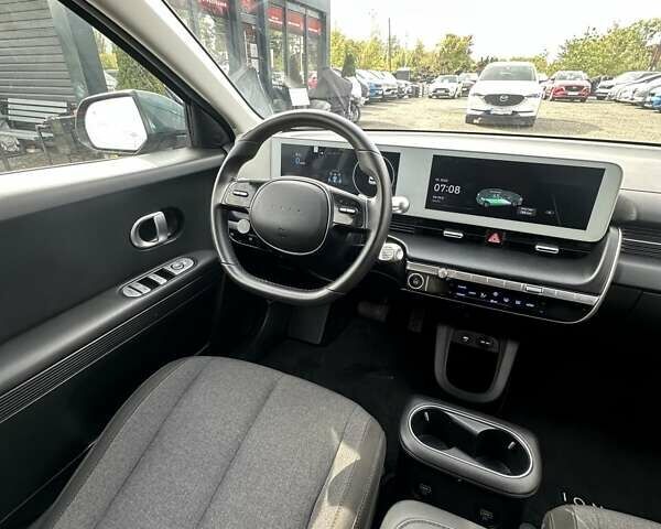 Черный Хендай Ioniq 5, объемом двигателя 0 л и пробегом 36 тыс. км за 25800 $, фото 44 на Automoto.ua