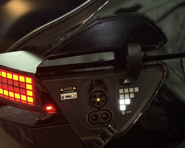 Черный Хендай Ioniq 5, объемом двигателя 0 л и пробегом 7 тыс. км за 28999 $, фото 28 на Automoto.ua