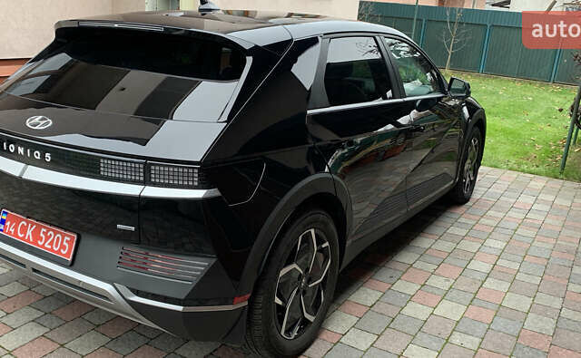Черный Хендай Ioniq 5, объемом двигателя 0 л и пробегом 23 тыс. км за 22950 $, фото 5 на Automoto.ua