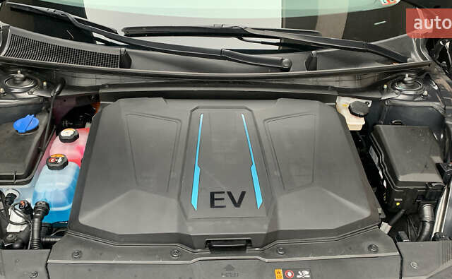 Черный Хендай Ioniq 5, объемом двигателя 0 л и пробегом 23 тыс. км за 22950 $, фото 16 на Automoto.ua