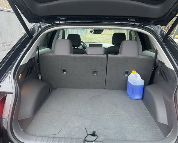 Чорний Хендай Ioniq 5, об'ємом двигуна 0 л та пробігом 37 тис. км за 24000 $, фото 9 на Automoto.ua