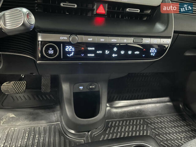 Чорний Хендай Ioniq 5, об'ємом двигуна 0 л та пробігом 75 тис. км за 26900 $, фото 49 на Automoto.ua