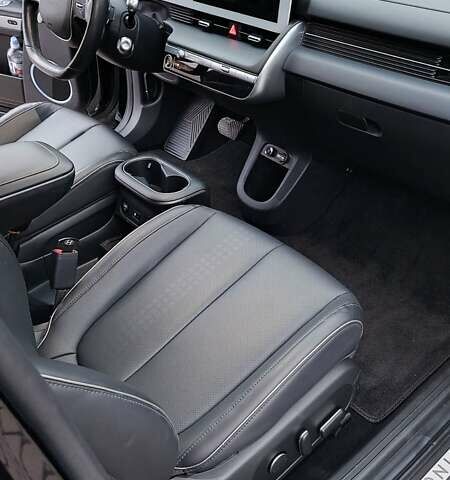 Чорний Хендай Ioniq 5, об'ємом двигуна 0 л та пробігом 33 тис. км за 25900 $, фото 40 на Automoto.ua