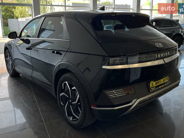 Черный Хендай Ioniq 5, объемом двигателя 0 л и пробегом 15 тыс. км за 28500 $, фото 3 на Automoto.ua