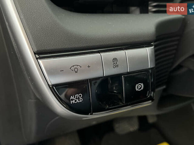 Черный Хендай Ioniq 5, объемом двигателя 0 л и пробегом 15 тыс. км за 28500 $, фото 14 на Automoto.ua